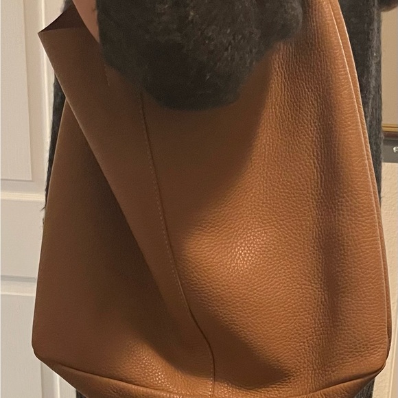 Beautiful, daily go to brown leather bag from Argentina store. - Picture 3 of 9